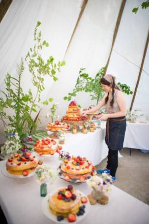 Wedding Cake, 'Cornish Tipi Weddings' (July 2015). Photo by Kim Appleby